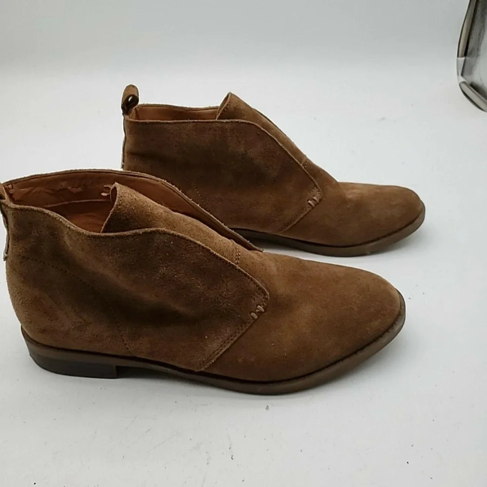 Franco Sarto Boots Womens Size 8.5 Brown Suede Ankle Flat Pull On Booties
